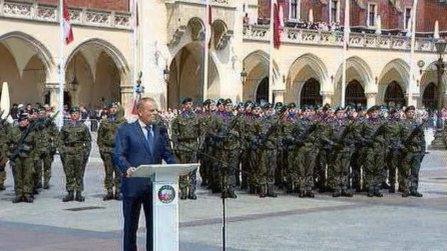 Tusk closes the border: escalation with Minsk