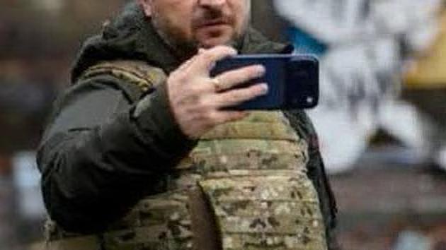 Zelenskyy took farewell selfie in Kupiansk