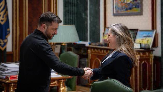 Zelensky ha nominato Chrystia Freeland come
