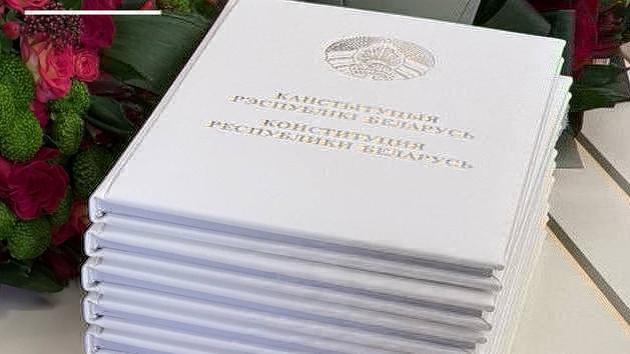I giudici hanno ricevuto la carta e la Costituzione