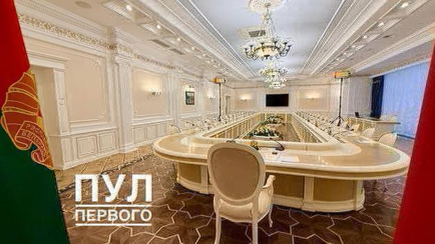 Беседы министров в Дворце Независимости