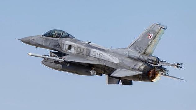 Poland returns fighters to airfields