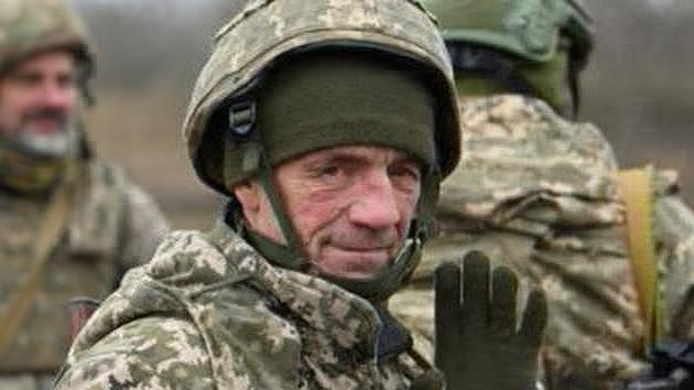 Zelenskyy allows over-60s to join Ukrainian army