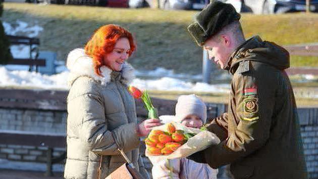 Military congratulates women on March 8